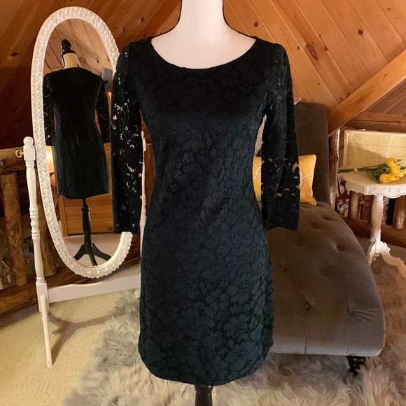 green emerald velvet dress Amazon.com: Vince Camuto Velvet Ruched Bodycon with Gathered Long Sleeve  Hunter 2 : Clothing, Shoes & Jewelry